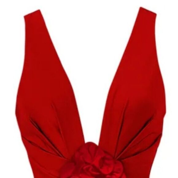 🌹New Elegant Red Plunge One Piece Swimsuit with Floral Detail - Picture 11 of 16